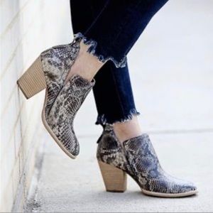 JEFFREY CAMPBELL Rosalee Snakeskin Leather Booties Size 8